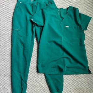 Figs Scrubs. Catalina Top and Zamora Joggers. size XS Hunter Green